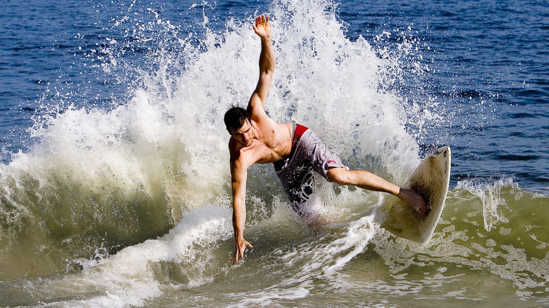 虚拟体育崛起，电竞与传统体育的融合新趋势